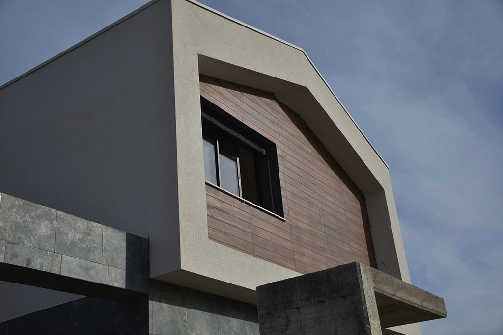 Finiture di pregio e balconi moderni in vetro - Opere Mucciconi Group